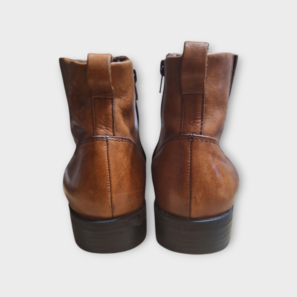 Erath Shoe Womens Size 7.5 Brown Chelsea Side Zipper Boots. - Picture 5 of 9